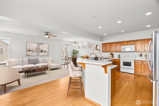 721 26th Avenue SW, Puyallup, WA 98373