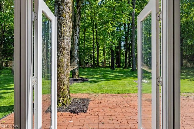 1 Deerfield Drive, Chagrin Falls, OH 44022