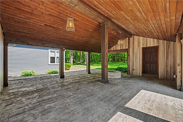 1 Deerfield Drive, Chagrin Falls, OH 44022