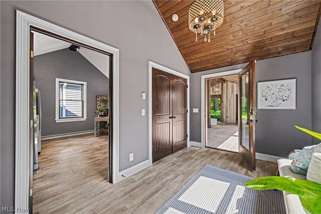 1 Deerfield Drive, Chagrin Falls, OH 44022