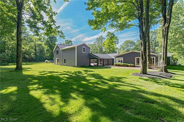 1 Deerfield Drive, Chagrin Falls, OH 44022