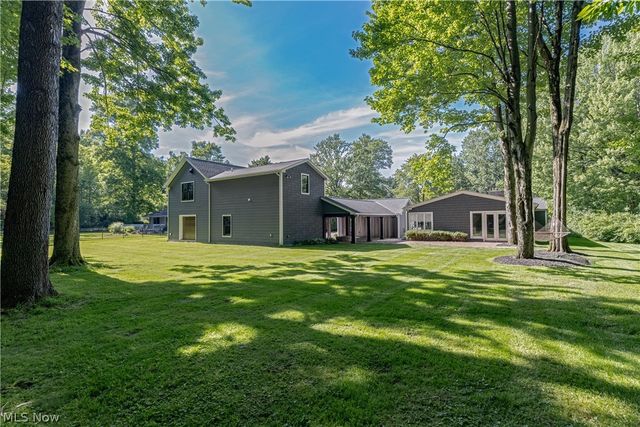 1 Deerfield Drive, Chagrin Falls, OH 44022
