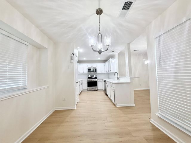 236 Almond Drive, Lake Jackson, TX 77566