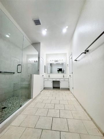 236 Almond Drive, Lake Jackson, TX 77566