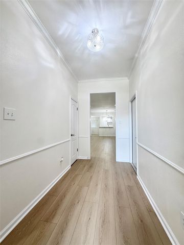 236 Almond Drive, Lake Jackson, TX 77566