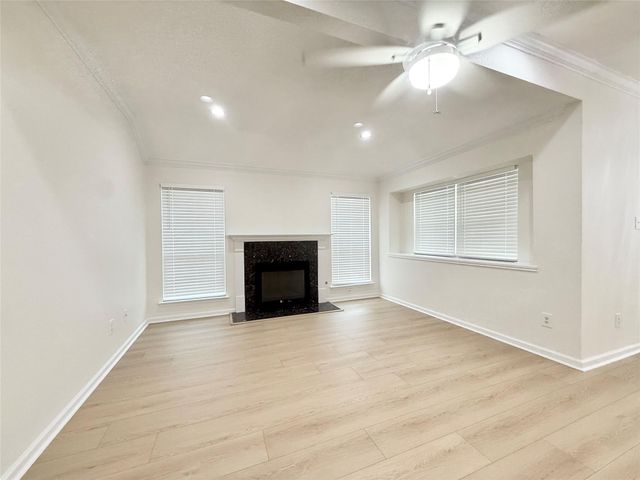 236 Almond Drive, Lake Jackson, TX 77566