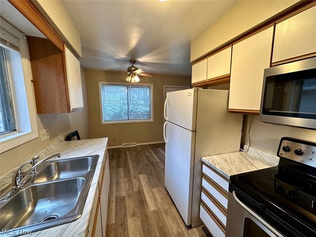 469 Kathleen Street, Akron, OH 44303