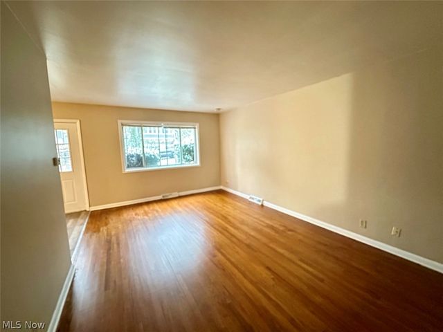 469 Kathleen Street, Akron, OH 44303