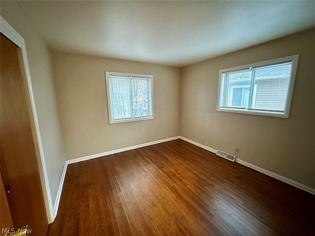 469 Kathleen Street, Akron, OH 44303