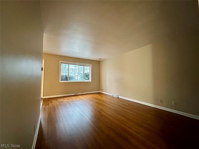 469 Kathleen Street, Akron, OH 44303