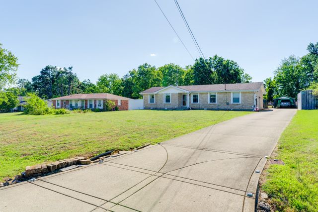 235 Sterling Rd, Hendersonville, TN 37075
