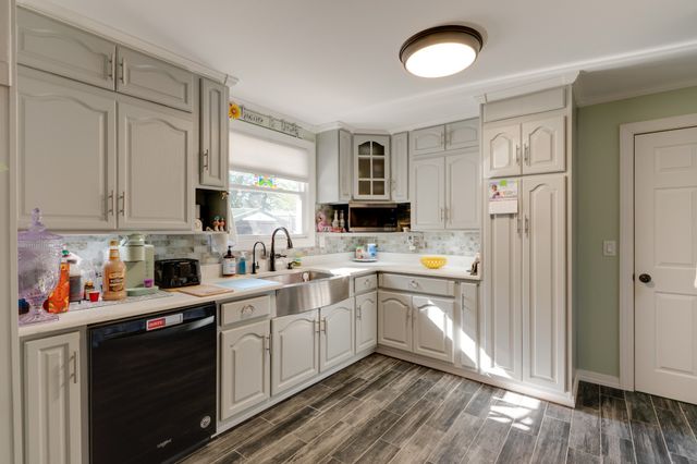 235 Sterling Rd, Hendersonville, TN 37075
