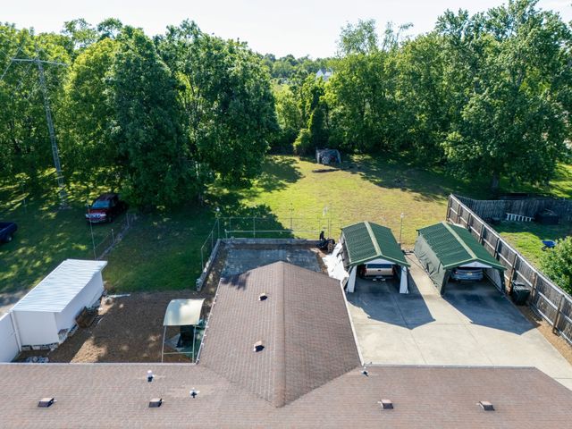 235 Sterling Rd, Hendersonville, TN 37075