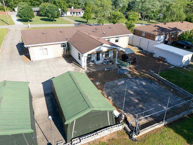 235 Sterling Rd, Hendersonville, TN 37075