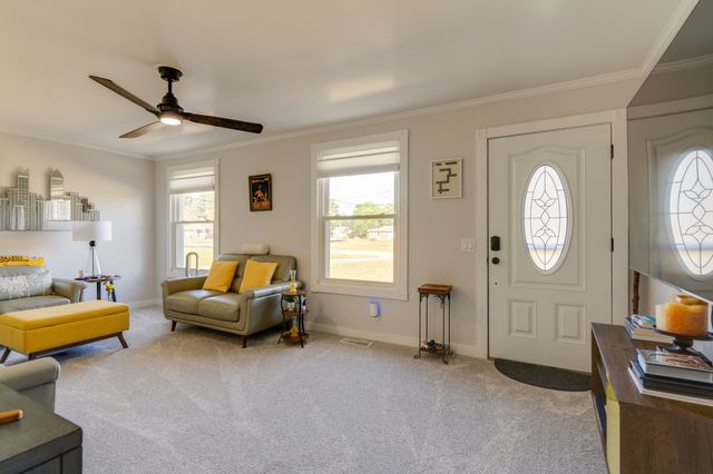 235 Sterling Rd, Hendersonville, TN 37075