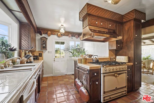 1326 Cordova Avenue, Glendale, CA 91207