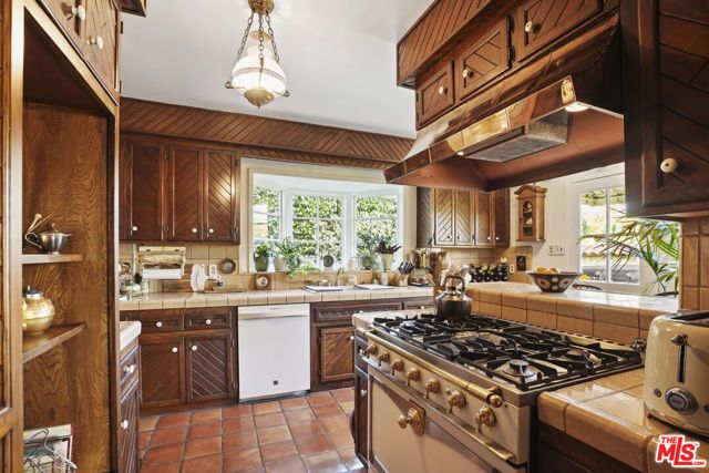 1326 Cordova Avenue, Glendale, CA 91207