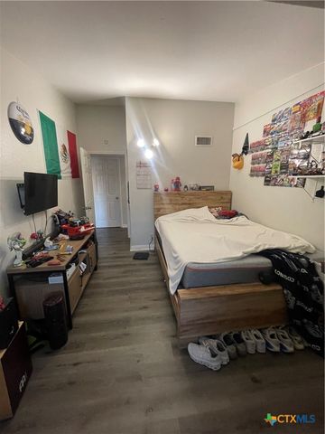 611 Sarah Street, Edna, TX 77957