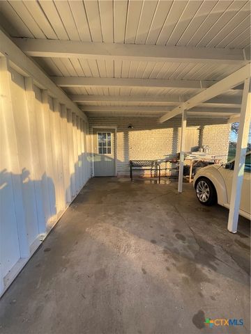 611 Sarah Street, Edna, TX 77957