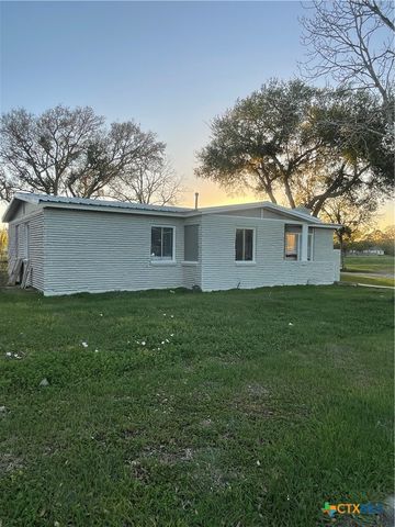611 Sarah Street, Edna, TX 77957