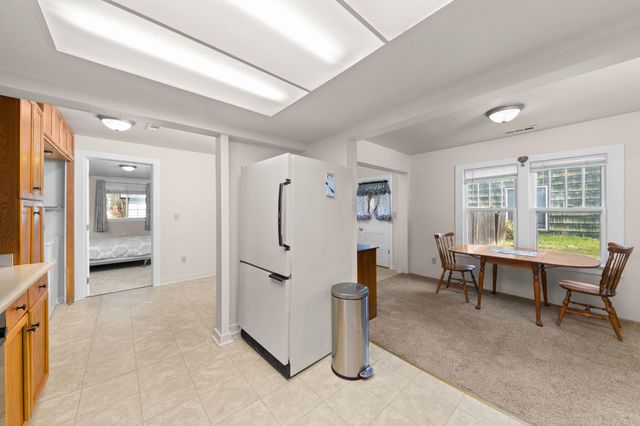 2165 Crestbrook Road, Medford, OR 97504