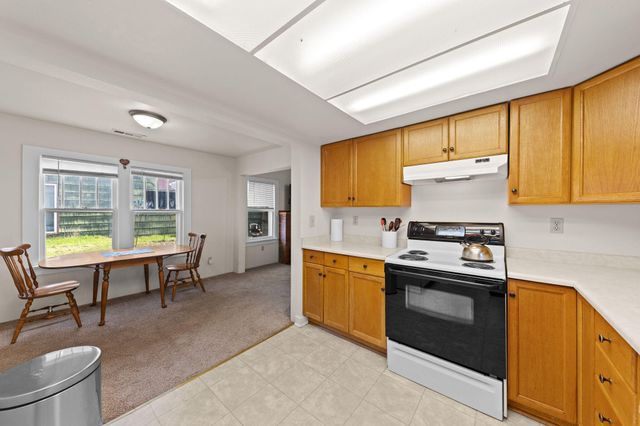 2165 Crestbrook Road, Medford, OR 97504