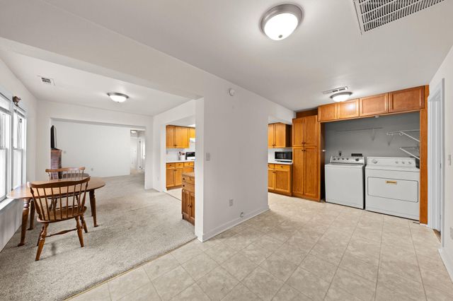 2165 Crestbrook Road, Medford, OR 97504