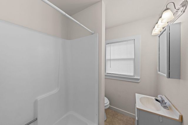 2165 Crestbrook Road, Medford, OR 97504