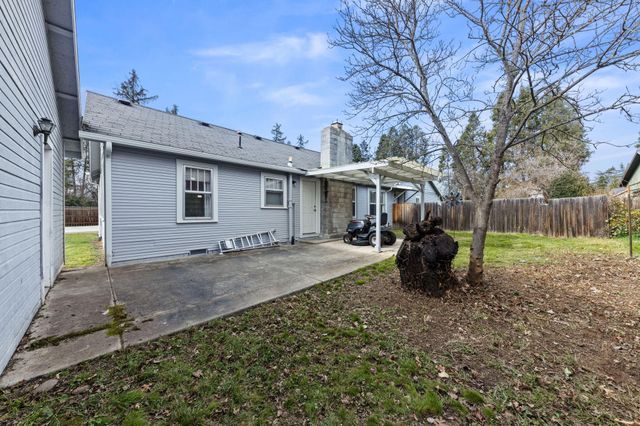 2165 Crestbrook Road, Medford, OR 97504