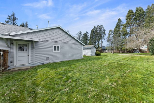 2165 Crestbrook Road, Medford, OR 97504
