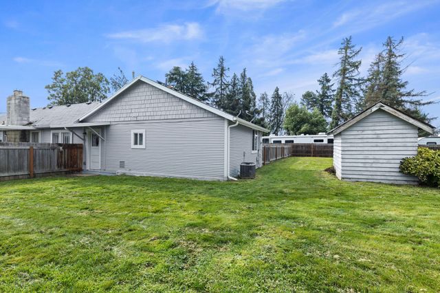 2165 Crestbrook Road, Medford, OR 97504