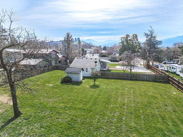 2165 Crestbrook Road, Medford, OR 97504