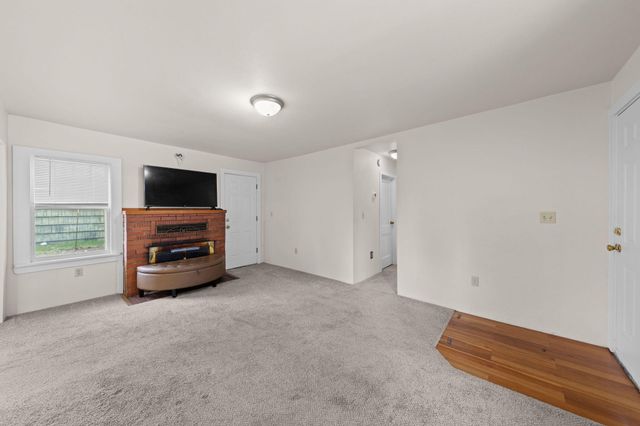 2165 Crestbrook Road, Medford, OR 97504