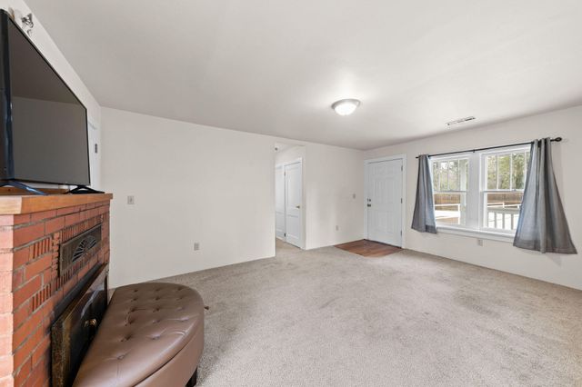 2165 Crestbrook Road, Medford, OR 97504