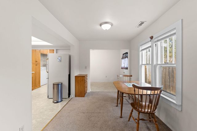 2165 Crestbrook Road, Medford, OR 97504