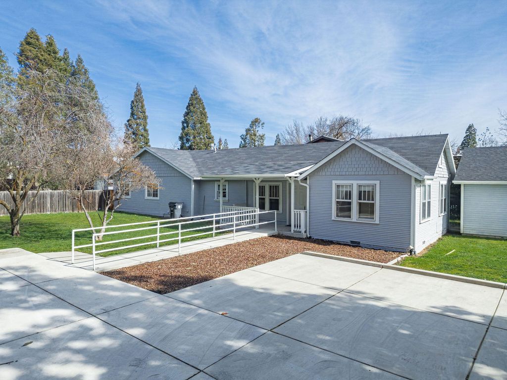 2165 Crestbrook Road, Medford, OR 97504