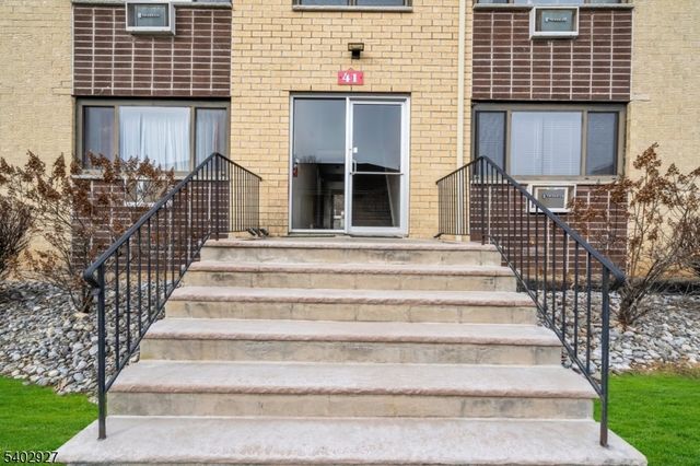 401 US Highway22 D, North Plainfield Boro, NJ 07060