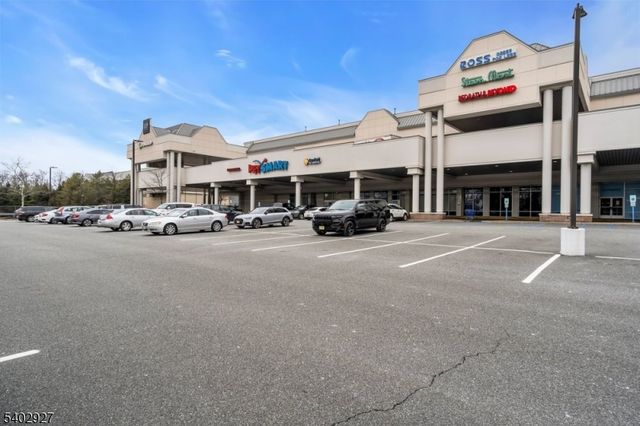 401 US Highway22 D, North Plainfield Boro, NJ 07060