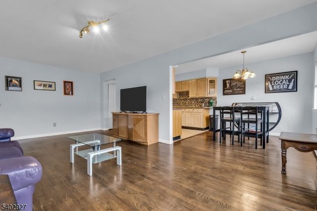 401 US Highway22 D, North Plainfield Boro, NJ 07060