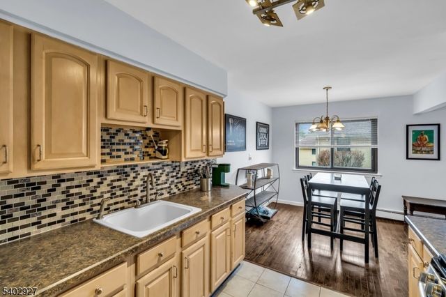 401 US Highway22 D, North Plainfield Boro, NJ 07060