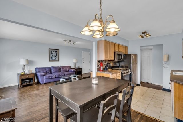 401 US Highway22 D, North Plainfield Boro, NJ 07060