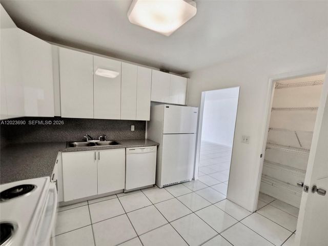 9801 Collins Ave 11M, Bal Harbour, FL 33154