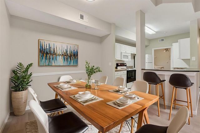 5572 METROWEST BOULEVARD 304, Orlando, FL 32811