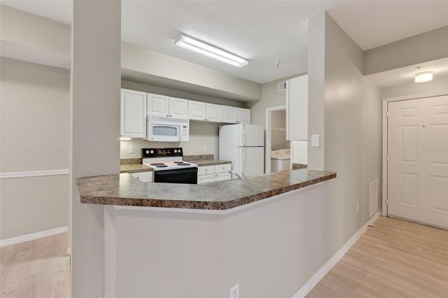 5572 METROWEST BOULEVARD 304, Orlando, FL 32811