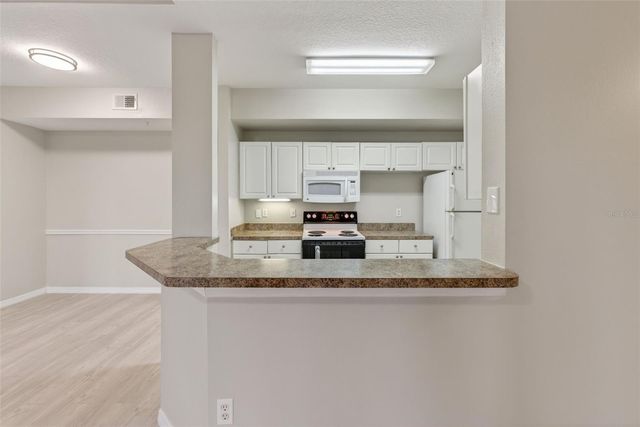 5572 METROWEST BOULEVARD 304, Orlando, FL 32811