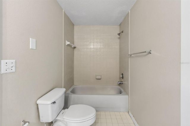 5572 METROWEST BOULEVARD 304, Orlando, FL 32811