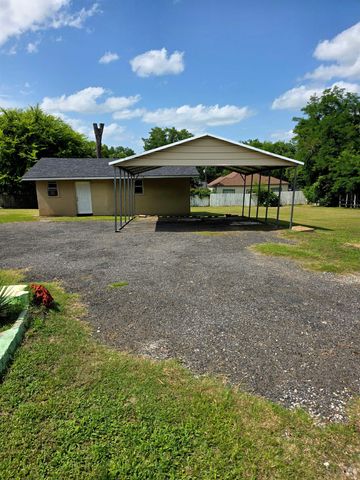 200 Rogers, Henderson, TX 75654