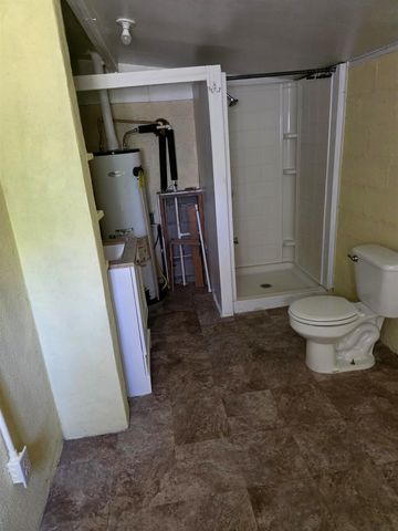 200 Rogers, Henderson, TX 75654