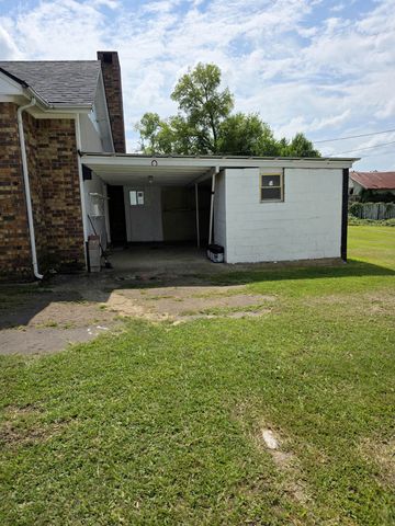 200 Rogers, Henderson, TX 75654