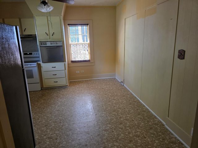 200 Rogers, Henderson, TX 75654